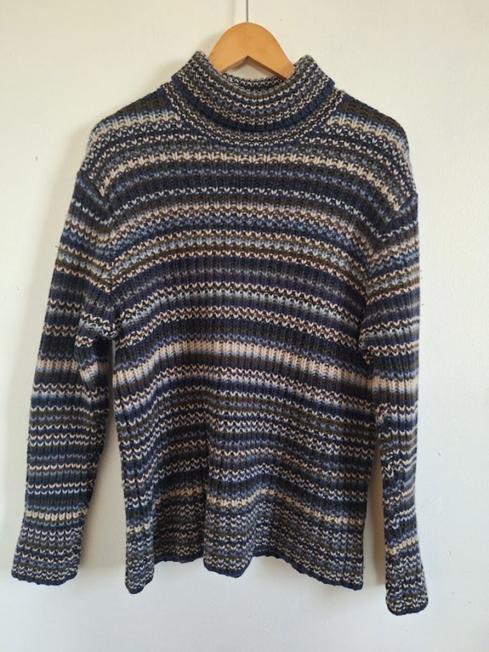 GAP 100% Lambswool Striped Turtleneck Sweater Size L Navy Blue